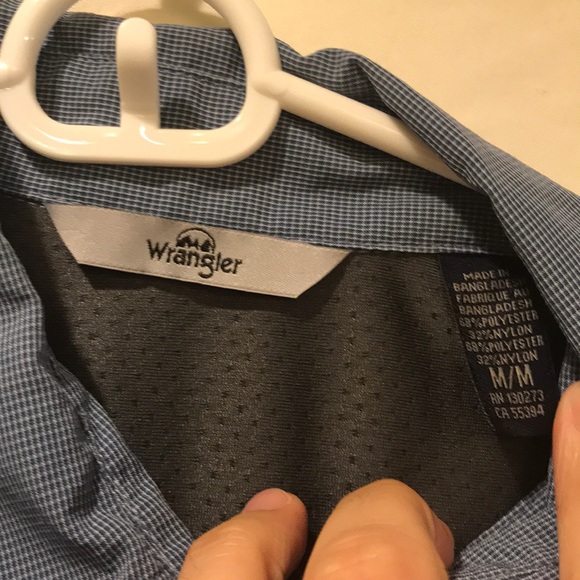 Wrangler button up shirt - Picture 2 of 5